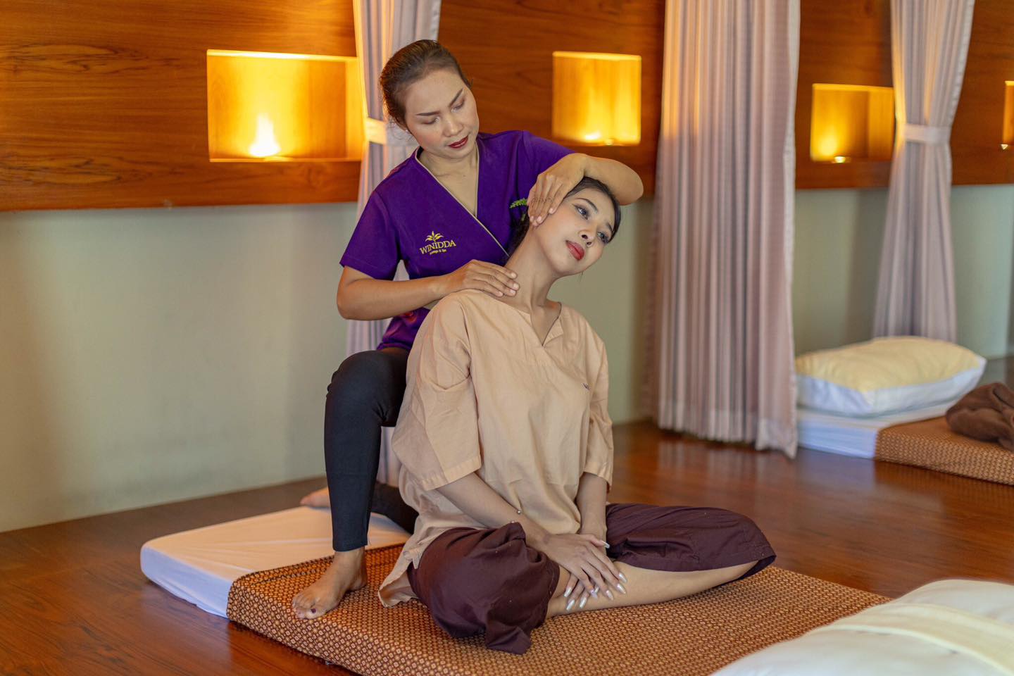 Phuket Massage "Winidda" ร้านนวดในภูเก็ต ราคาถูก Thai Massageนวดไทย Aromatherapy Oil Massageนวดน้ำมันหอมระเหย Foot Massageนวดเท้า Hot Stoneนวดหินร้อน