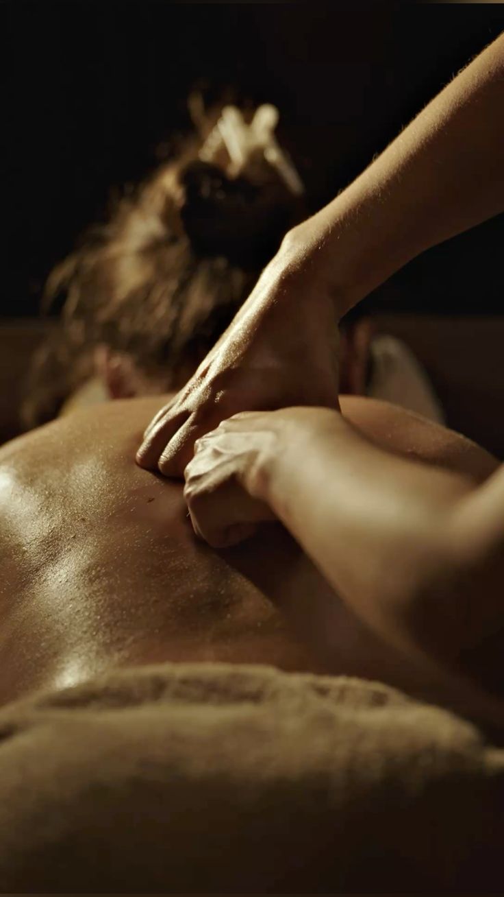 Back neck and shoulder massage at Winidda Spa, Kathu Phuket